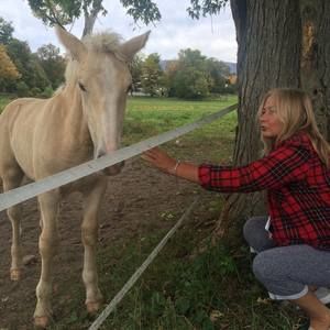 Meet your Posher, Julia